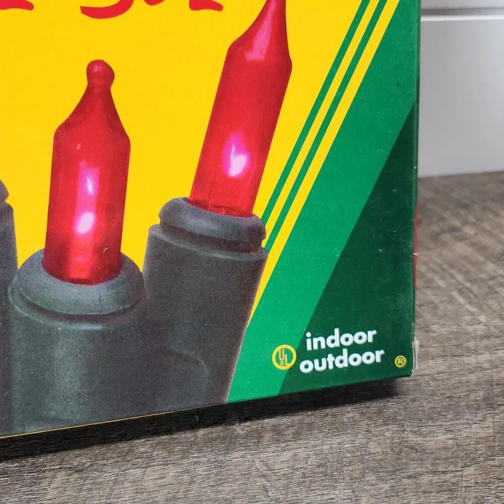 2 Boxes New Vintage 1996 Crayola Favorite Colors 100 Light Set Radical Red